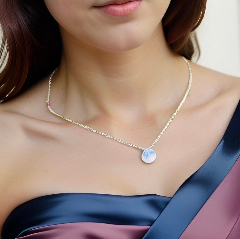 Wonderful Shell shaped blue labradorite gemstone necklace; Made in HAWAII with love // Delightful & unique shell shape carved gemstone necklace // Choose from Sparkling sunstone or glowing Moonstone //
