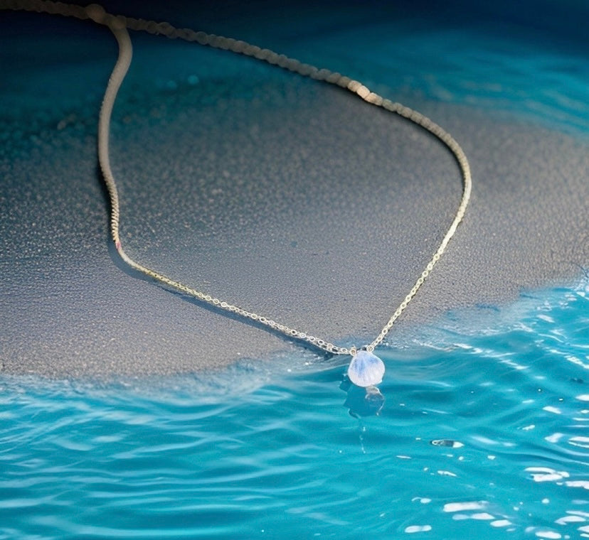 Wonderful Shell shaped blue labradorite gemstone necklace; Made in HAWAII with love // Delightful & unique shell shape carved gemstone necklace // Choose from Sparkling sunstone or glowing Moonstone //