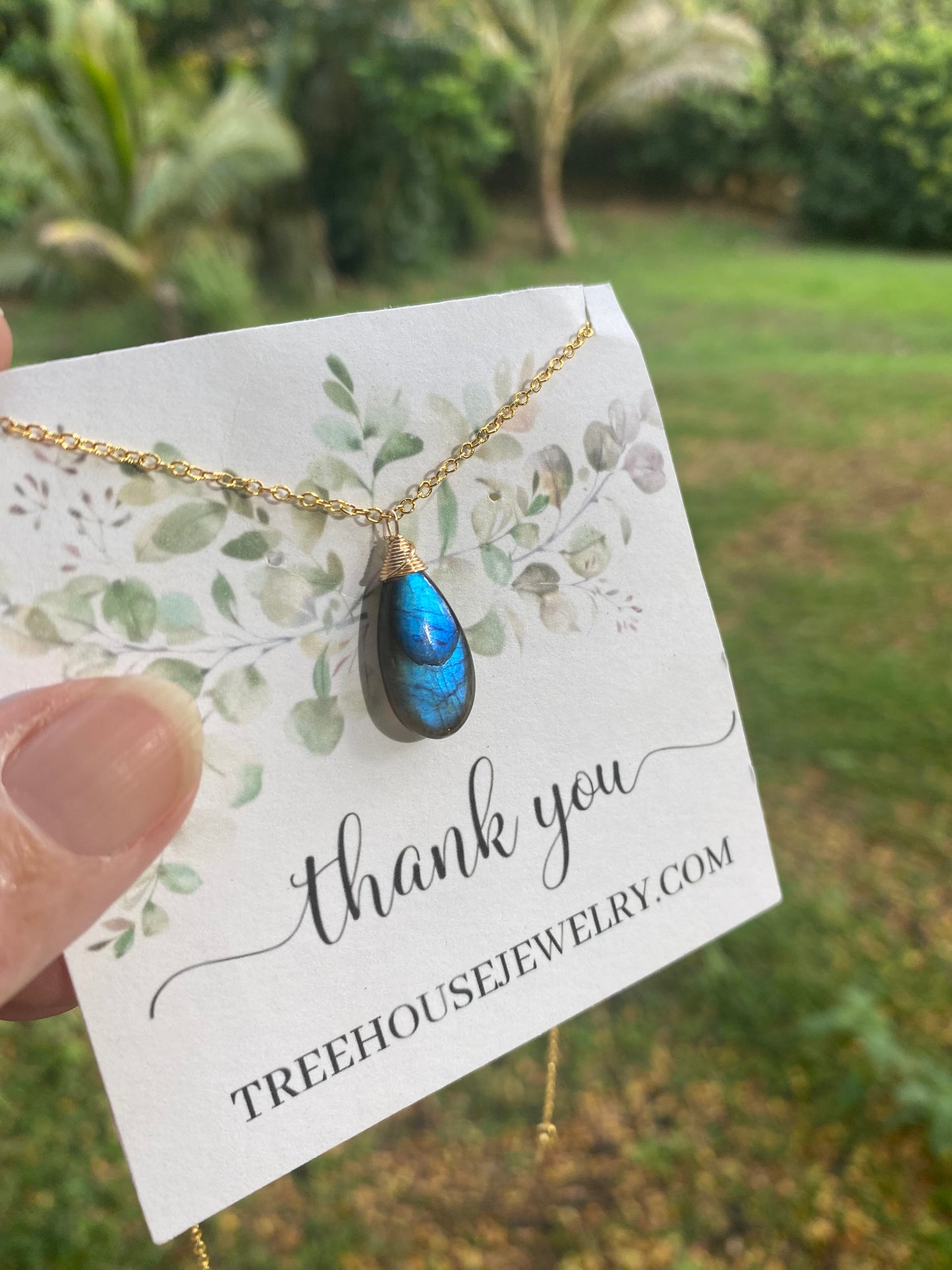 GORGEOUS Ocean Blue Labradorite Necklace! Amazing AAA blue flash Labradorite gemstones. Wire wrapped jewelry handmade in Hawaii with love //