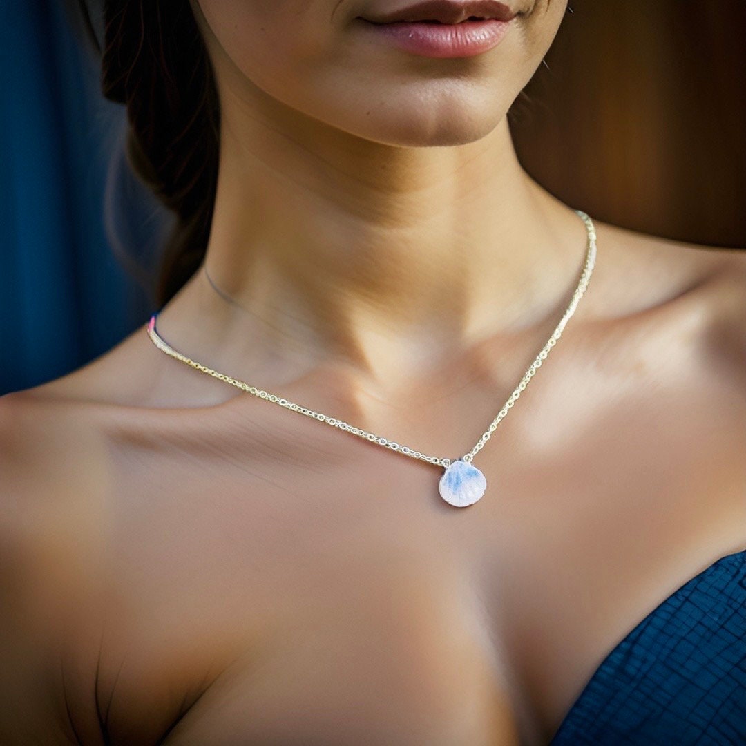 Wonderful Shell shaped blue labradorite gemstone necklace; Made in HAWAII with love // Delightful & unique shell shape carved gemstone necklace // Choose from Sparkling sunstone or glowing Moonstone //