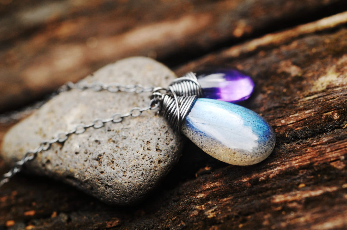 Stunning Labradorite and Amethyst necklace // AMAZING Glowing & Sparkling VERY UNIQUE gemstones // Boho // Wire wrapped jewelry // Handmade in Hawaii //