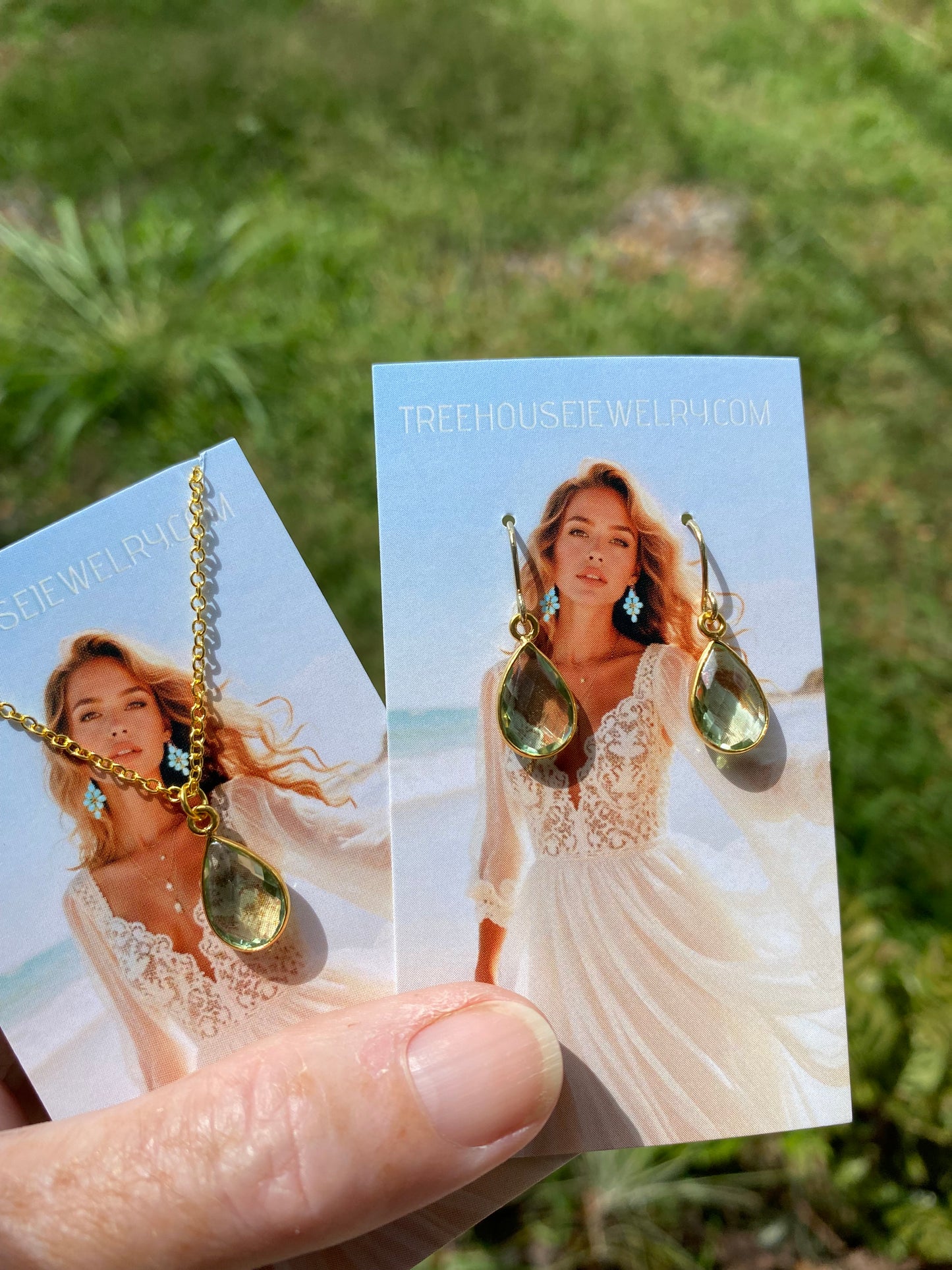 Red Garnet Necklace & Dangle Earrings! Beautiful and sparkling deep red AAA Garnet electroplated in 24K gold. Lovingly handmade in Hawaii //