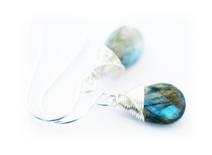 GORGEOUS AAA Labradorite dangle drop earrings necklace // Amazing strong blue flash top quality gemstones // Handmade with love in Hawaii //