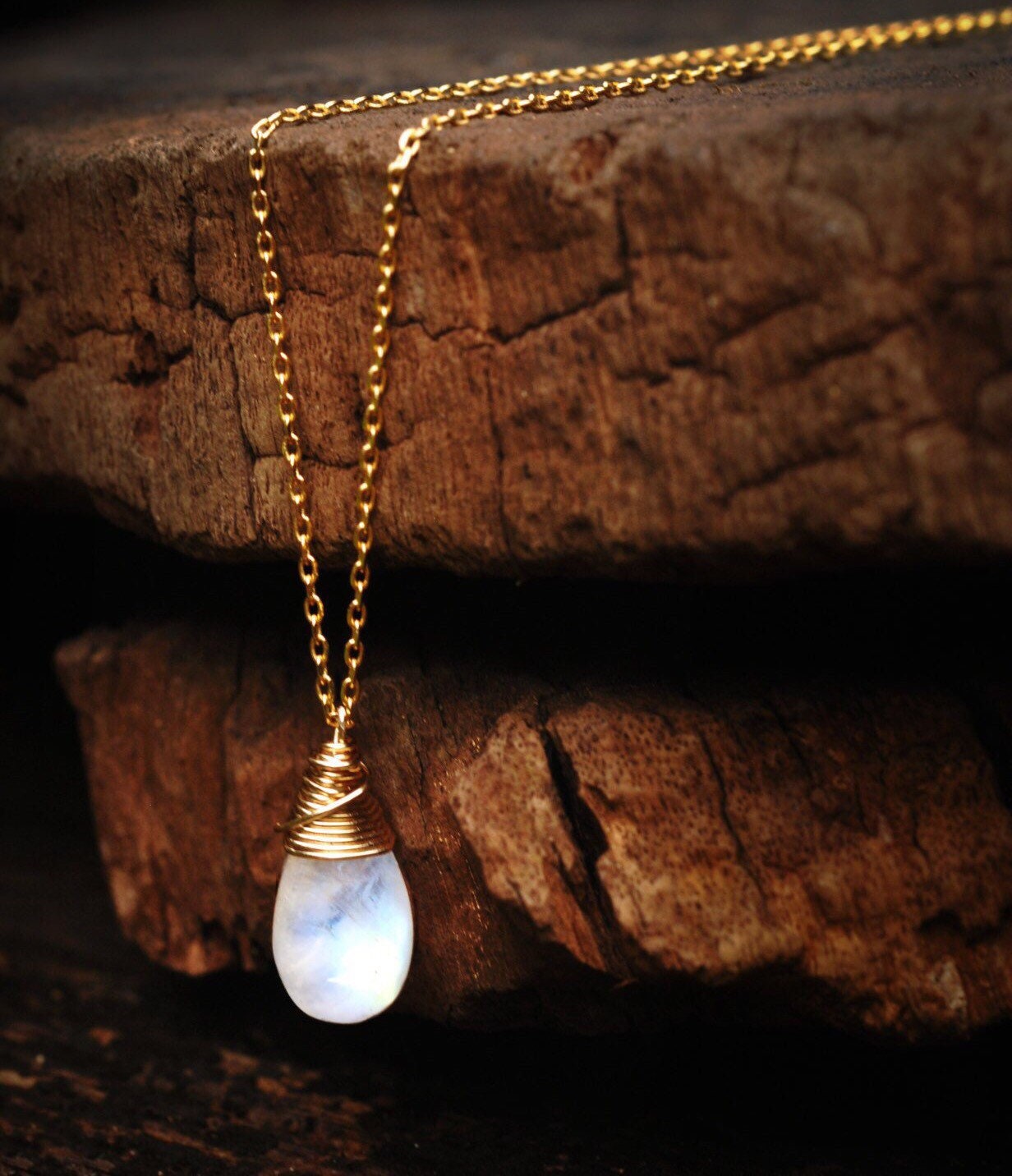 Gorgeous & glowing Rainbow MoonStone drop Necklace // Amazing AAA gemstones // Boho // A drop of Hawaiian moonlight // Handmade with love //