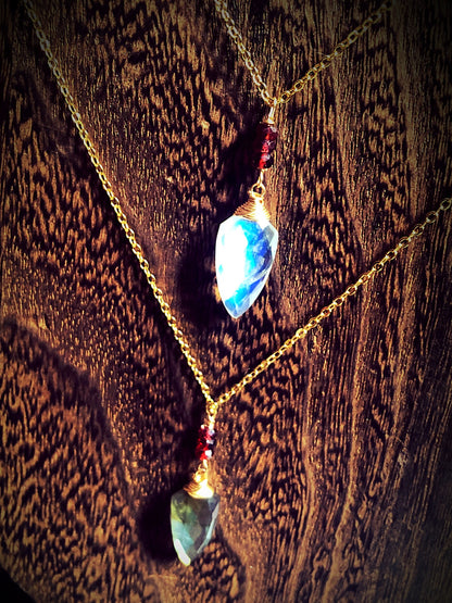 Amazing AAA Rainbow MoonStone & Labradorite Arrowhead Necklace // Red garnet petite stones // Handmade in Hawaii with love //