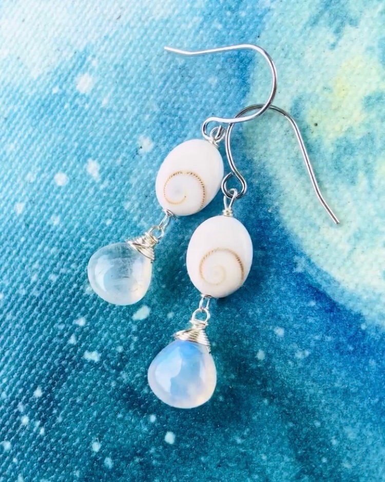 Eye of Shiva shell and Rainbow Moonstone earrings // For protection & Healing // Wire wrapped Hawaiian jewelry // Handmade with love //