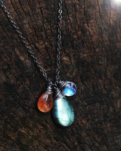 Stunning Labradorite, Moonstone and Amethyst necklace //  AMAZING Glowing & Sparkling VERY UNIQUE gemstones // Boho // Wire wrapped jewelry