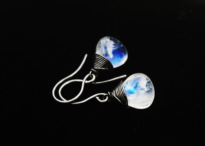 STUNNING Moon stone dangle earrings // AMAZING, AAA, blue flash, Rainbow Moonstone // Wire wrapped Jewelry // Lovingly handmade in Hawaii //