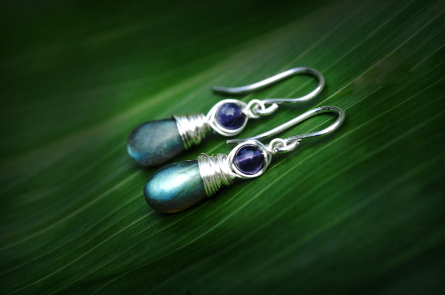 GORGEOUS Labradorite and petite Amethyst Earrings // AMAZING & UNIQUE blue - green flash quality // Hawaiian Wire wrapped jewelry //