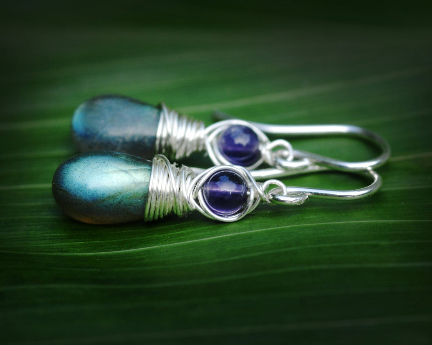 GORGEOUS Labradorite and petite Amethyst Earrings // AMAZING & UNIQUE blue - green flash quality // Hawaiian Wire wrapped jewelry //