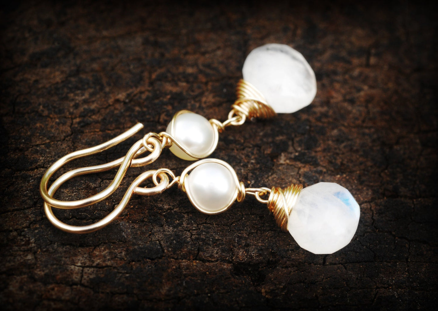 GORGEOUS Moonstone and pearl dangle earrings // AAA Moonstone & Pearls // Wire Wrapped jewelry // Handmade in Hawaii with love //