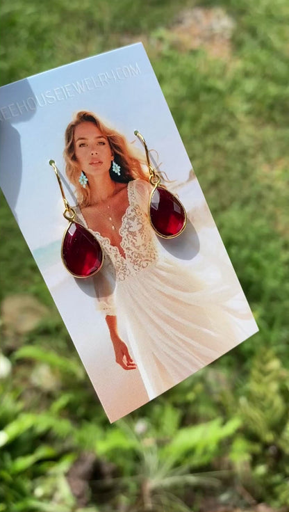 Red Garnet Necklace & Dangle Earrings! Beautiful and sparkling deep red AAA Garnet electroplated in 24K gold. Lovingly handmade in Hawaii //